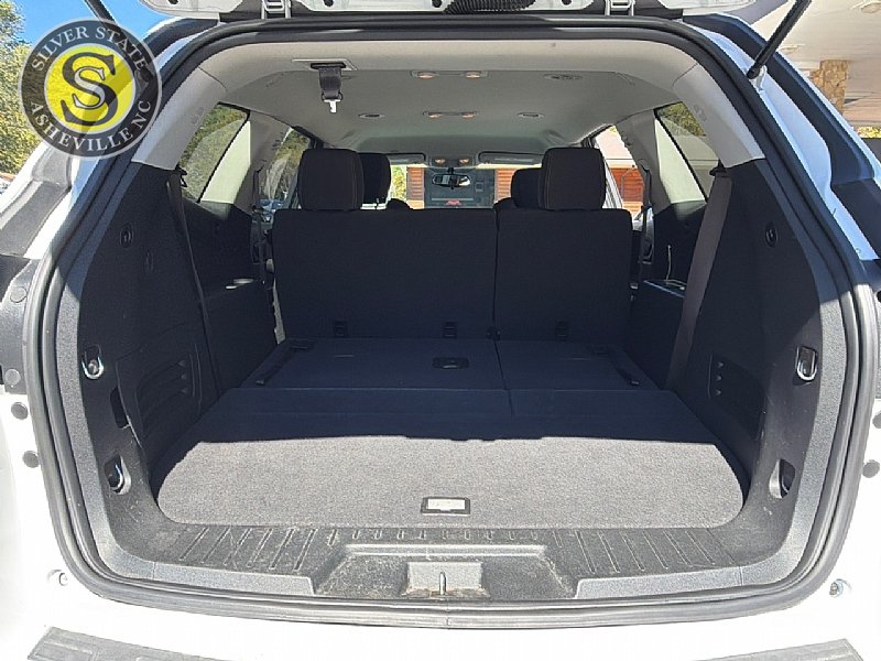 Used 2017 Chevrolet Traverse LT FWD image 29