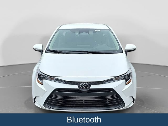 Used 2026 Toyota Corolla LE FWD image 3