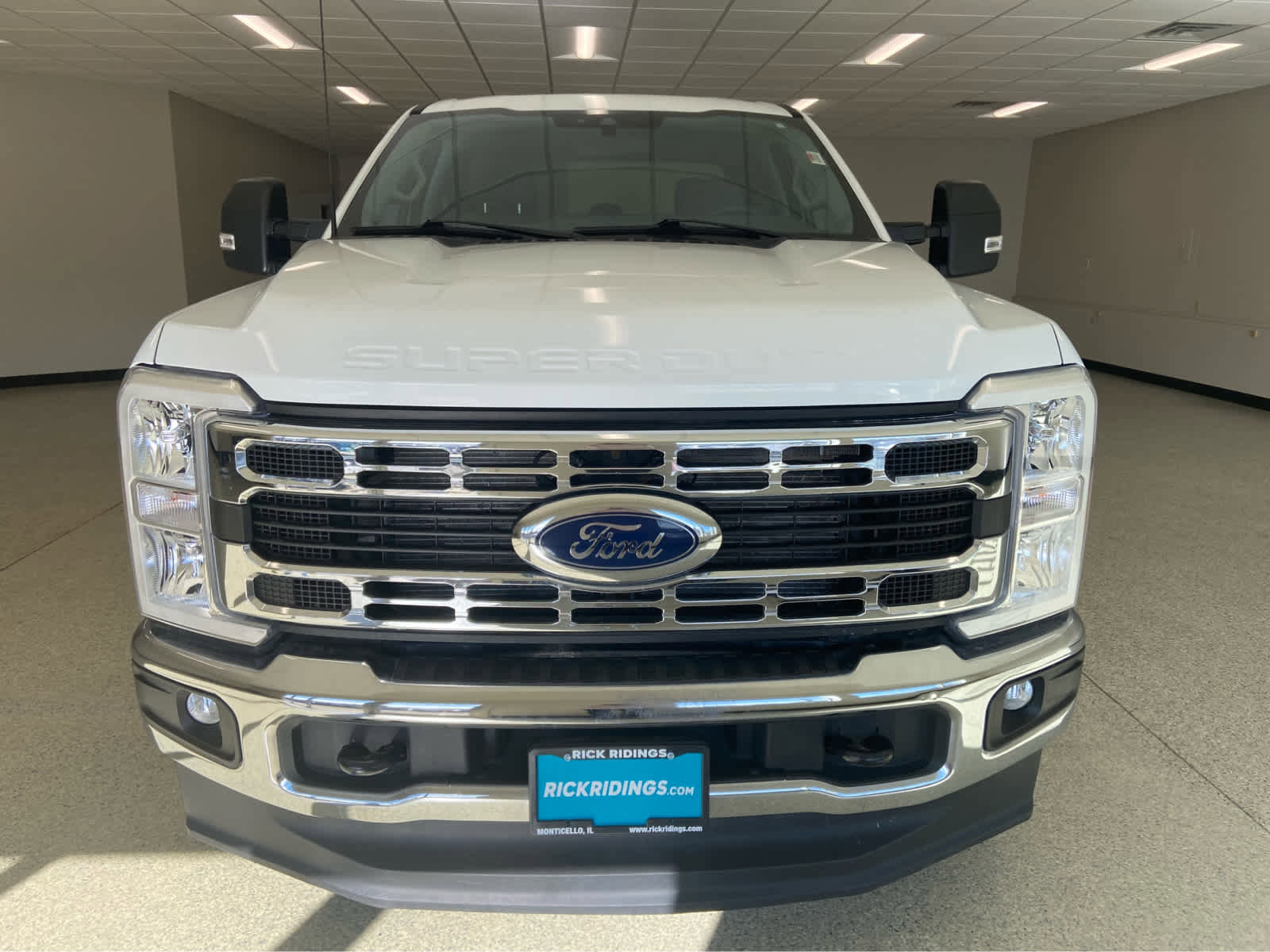 Used 2024 Ford F350 XLT image 3