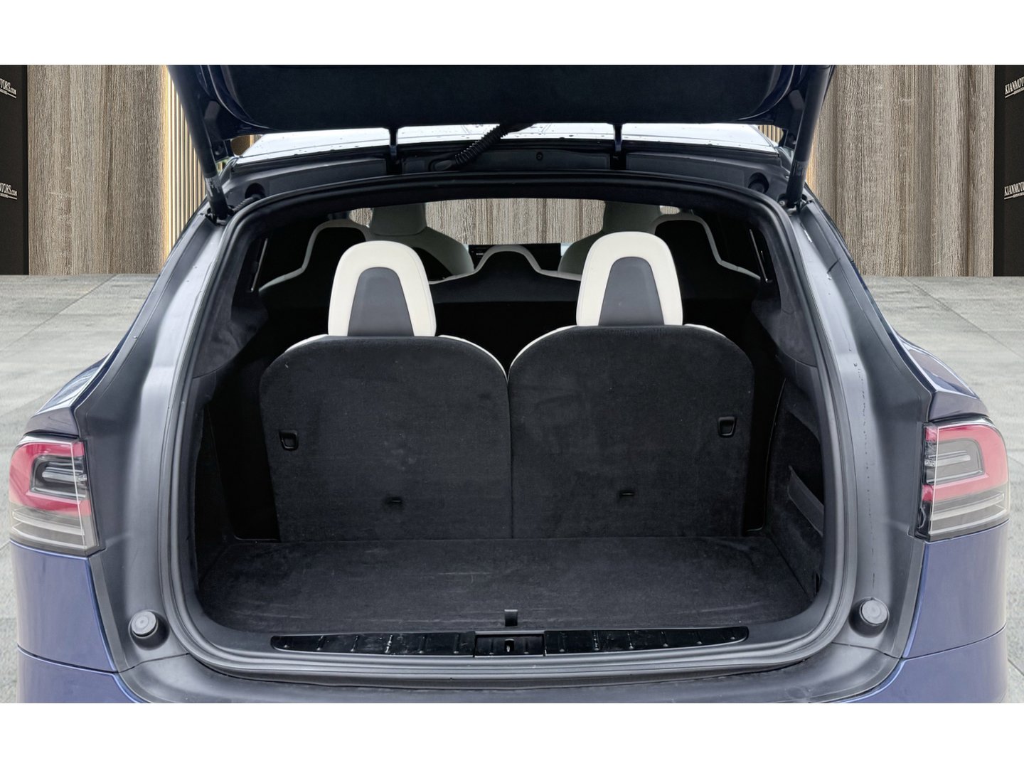 Used 2023 Tesla Model X AWD/4WD image 29