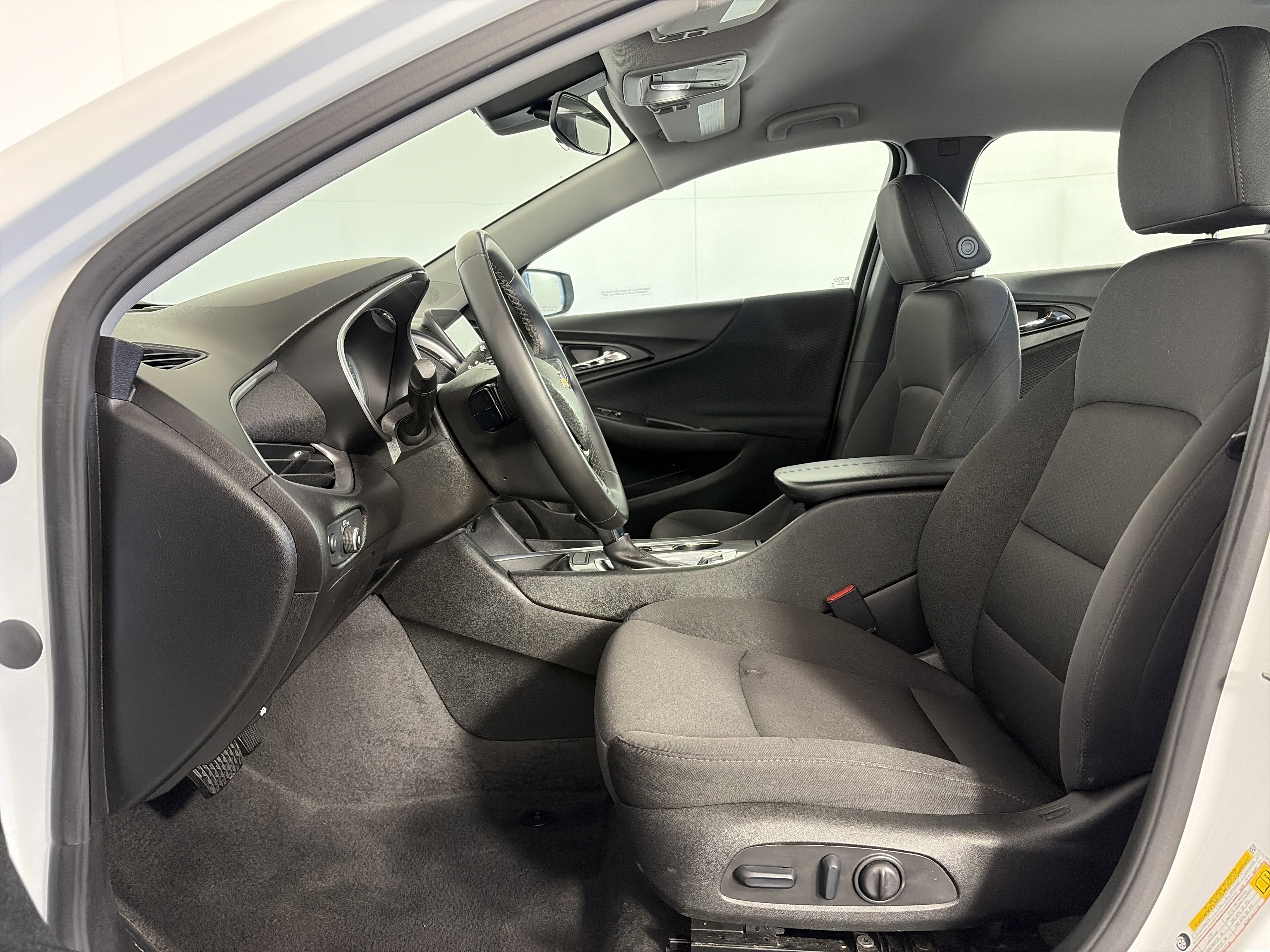 Used 2024 Chevrolet Malibu LT w/ Sport Edition FWD image 6