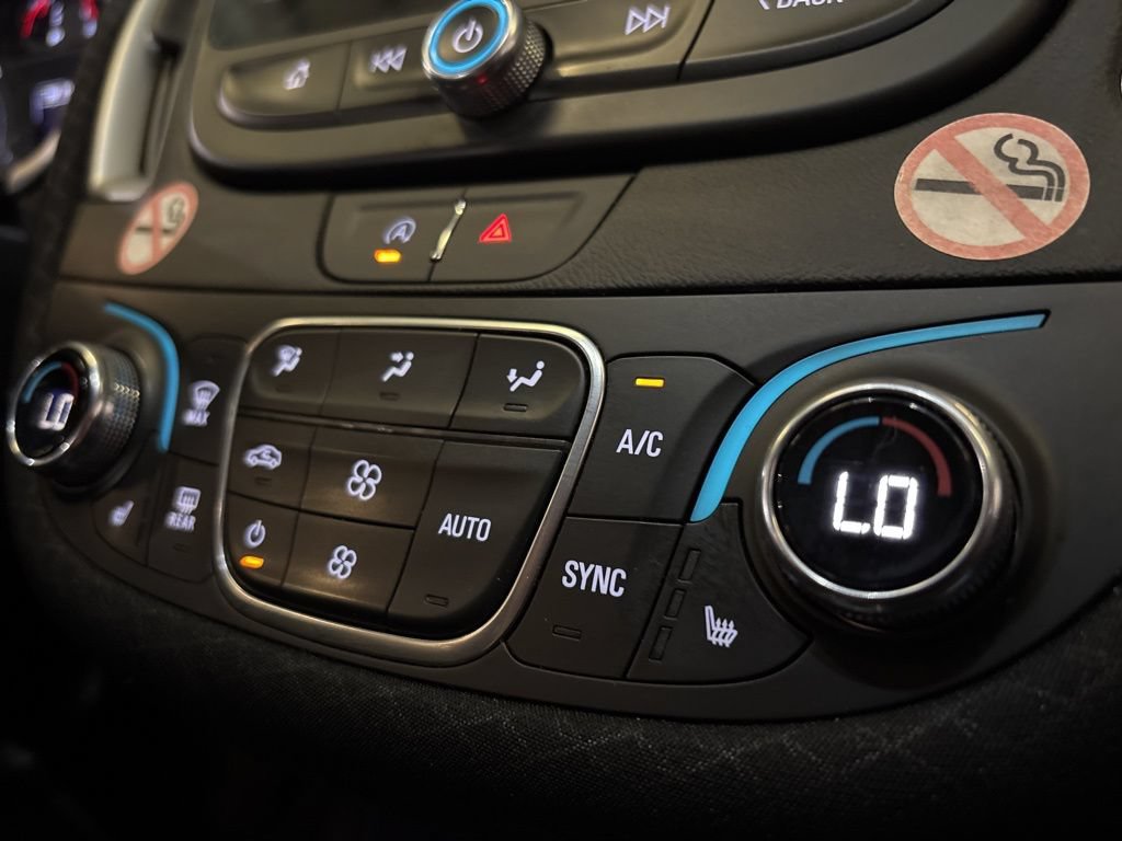 Used 2023 Chevrolet Malibu LT FWD image 28