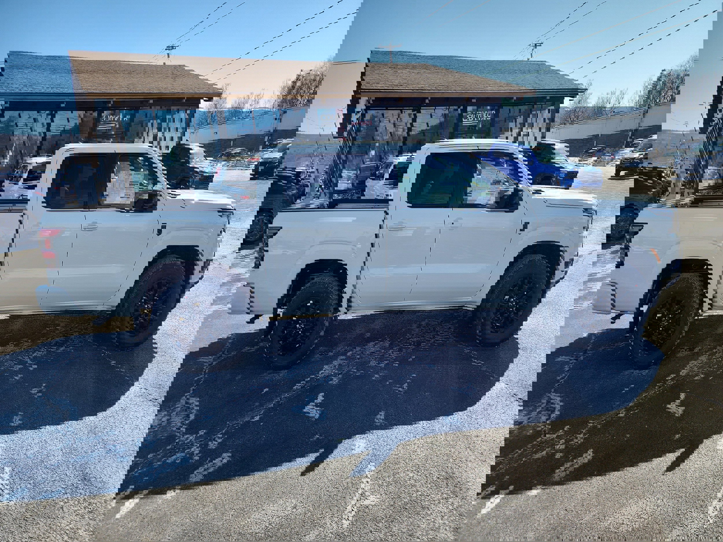 New 2026 Nissan Frontier SV image 9