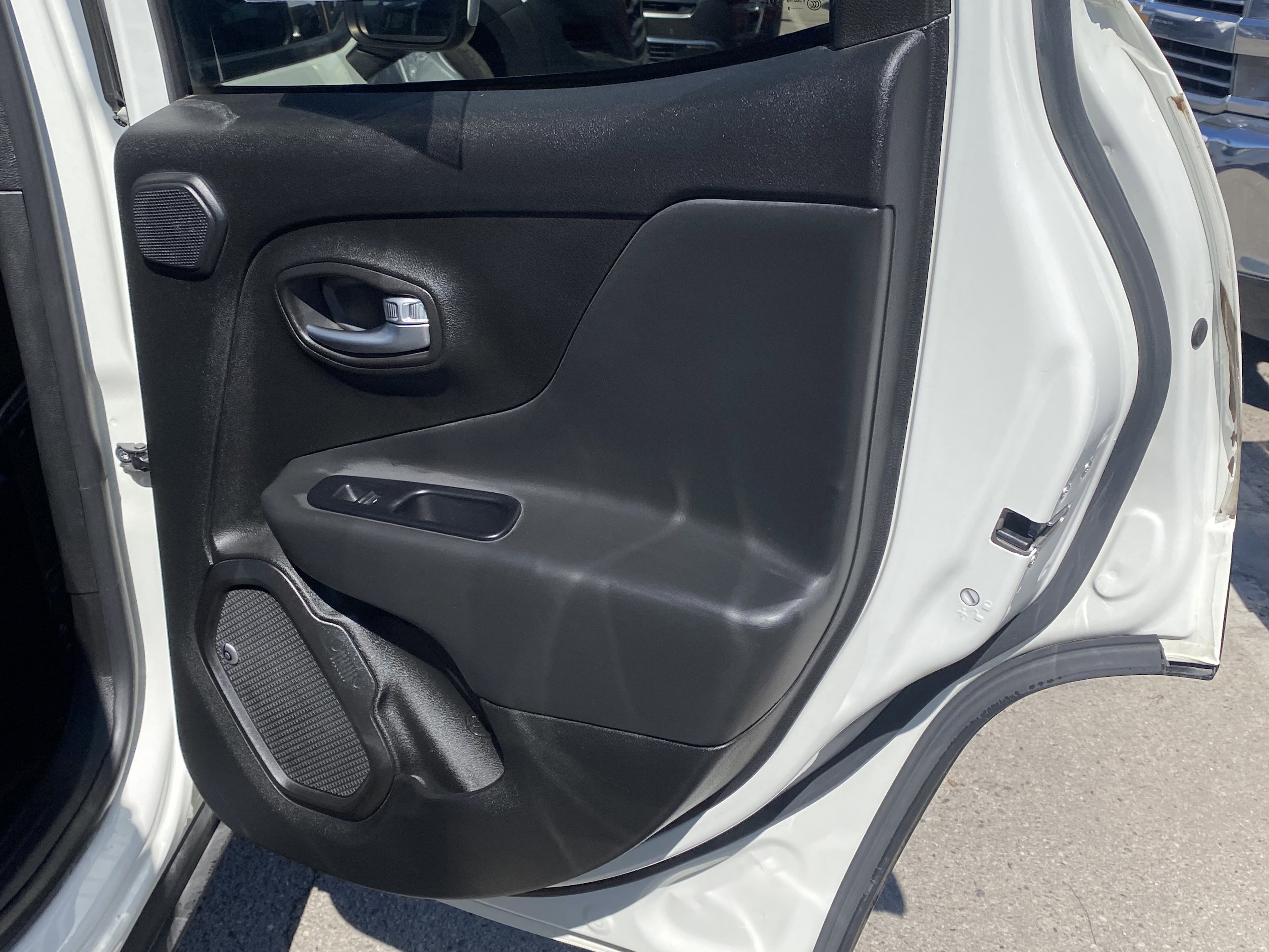 Used 2019 Jeep Renegade Altitude w/ Quick Order Package 22M image 17