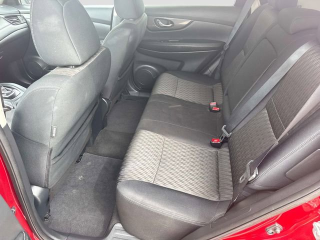Used 2018 Nissan Rogue SV image 17