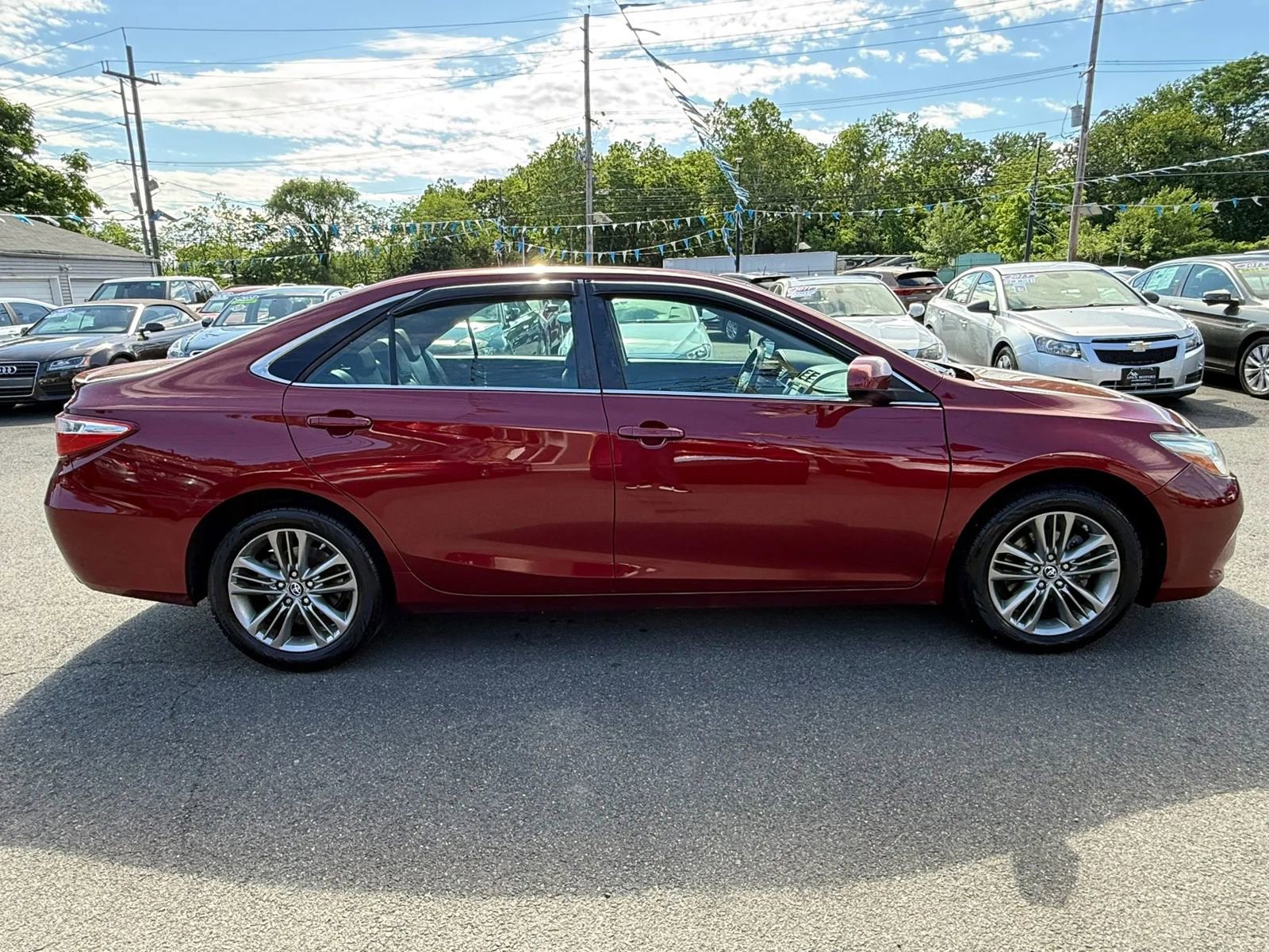 Used 2017 Toyota Camry SE FWD image 14