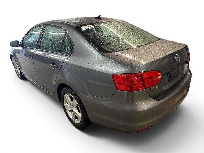 Used 2011 Volkswagen Jetta TDI FWD image 3