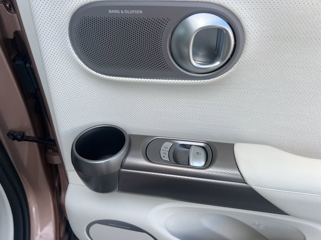 Used 2023 Genesis GV60 Advanced w/ Cargo Package image 48