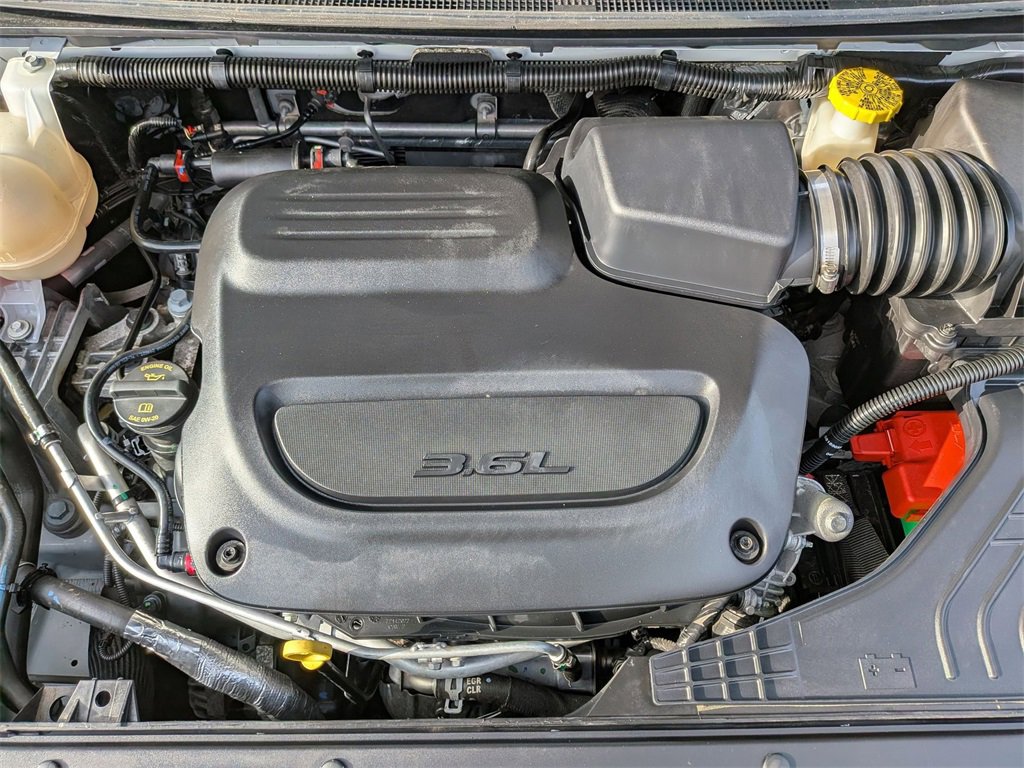 Certified 2023 Chrysler Pacifica Touring-L image 27