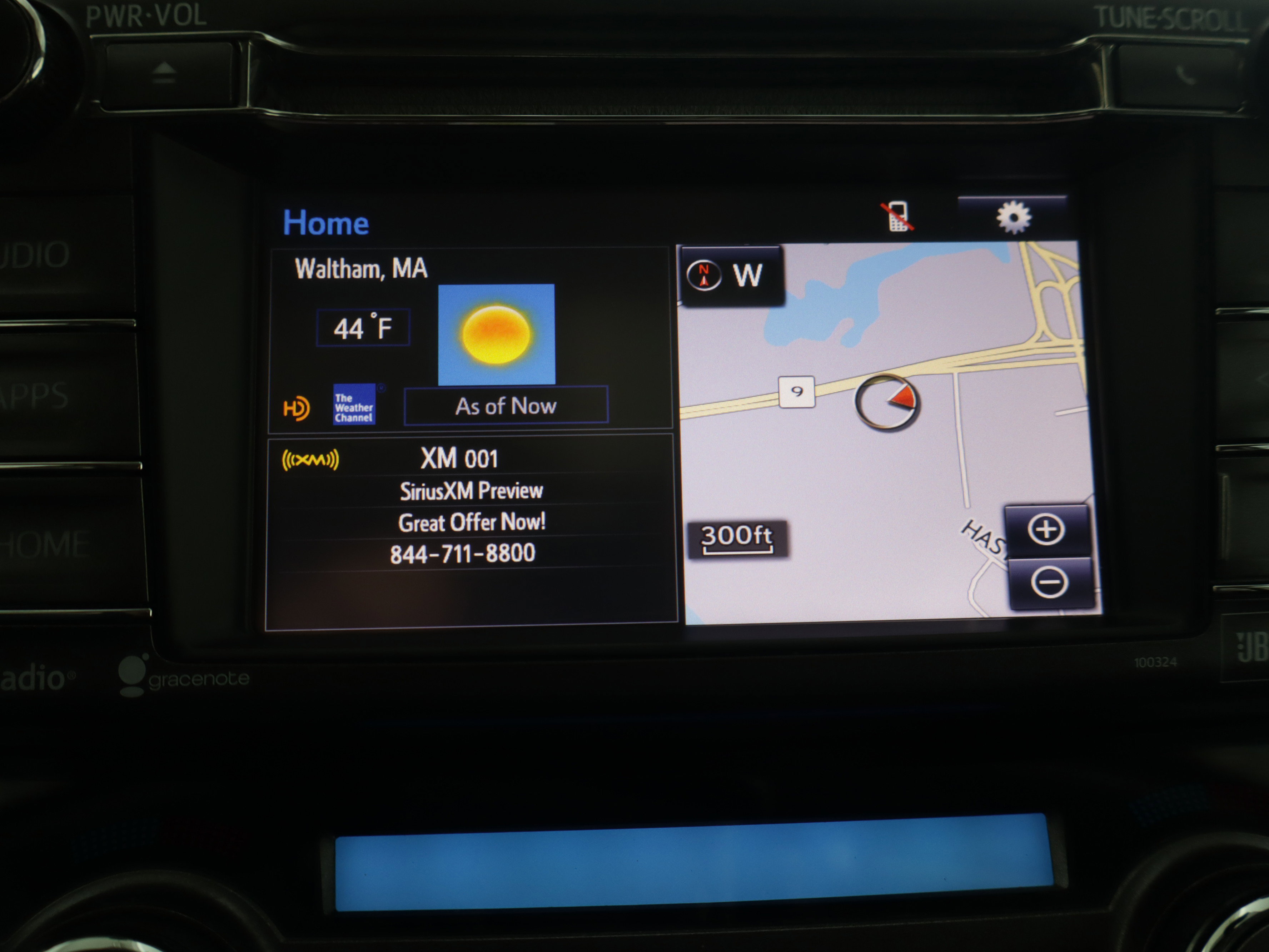 Used 2015 Toyota RAV4 Limited w/ Technology Package image 4