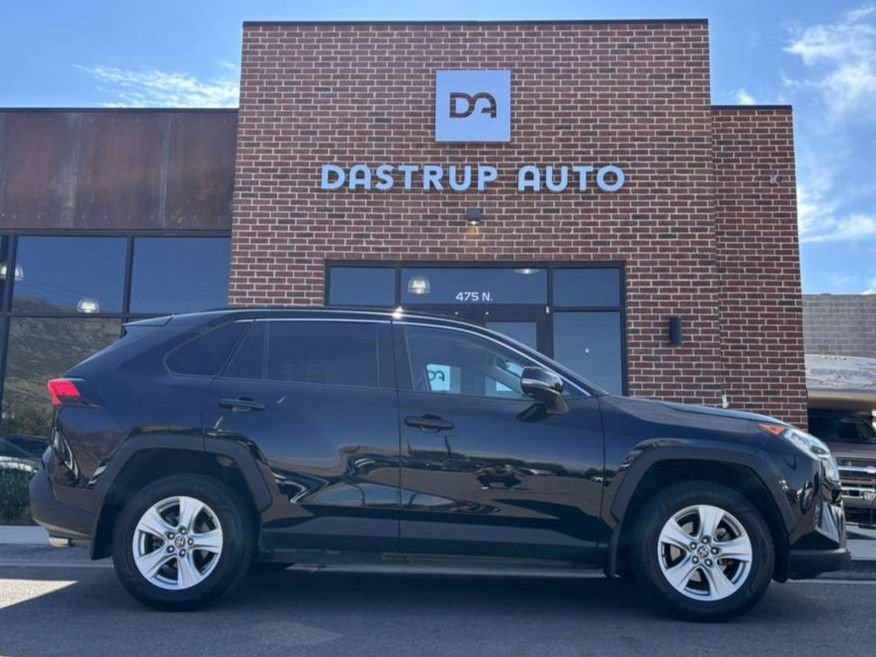Used 2021 Toyota RAV4 XLE image 7