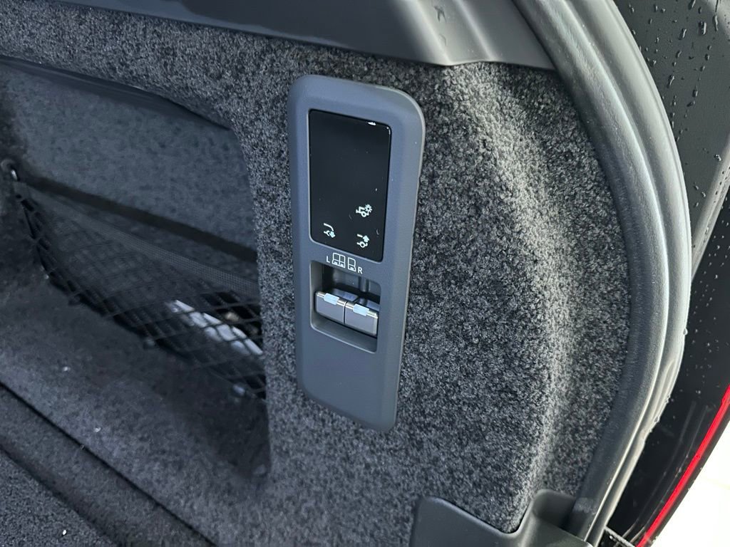 New 2025 Land Rover Range Rover SE AWD/4WD image 15