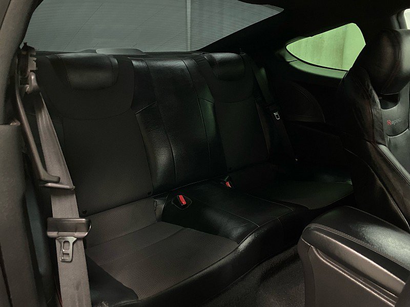 Used 2014 Hyundai Genesis 2.0T image 12