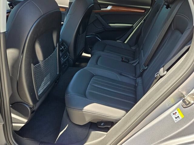 Used 2023 Audi Q5 2.0T Premium w/ Convenience Package AWD/4WD image 9