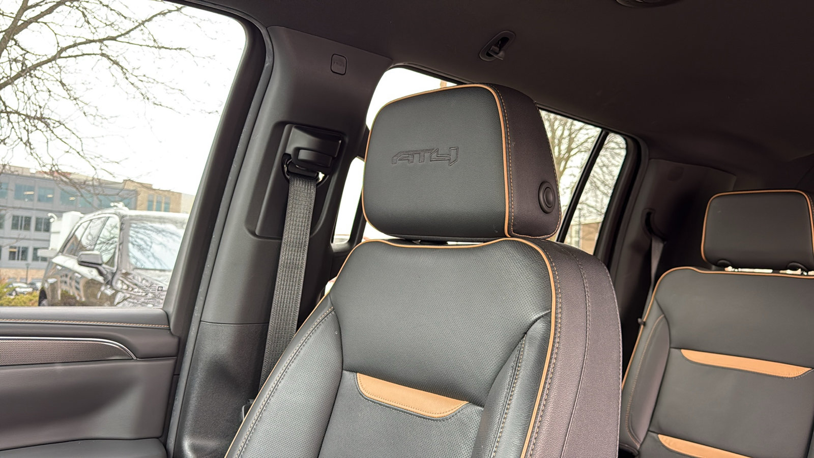 Used 2024 GMC Yukon XL AT4 image 23