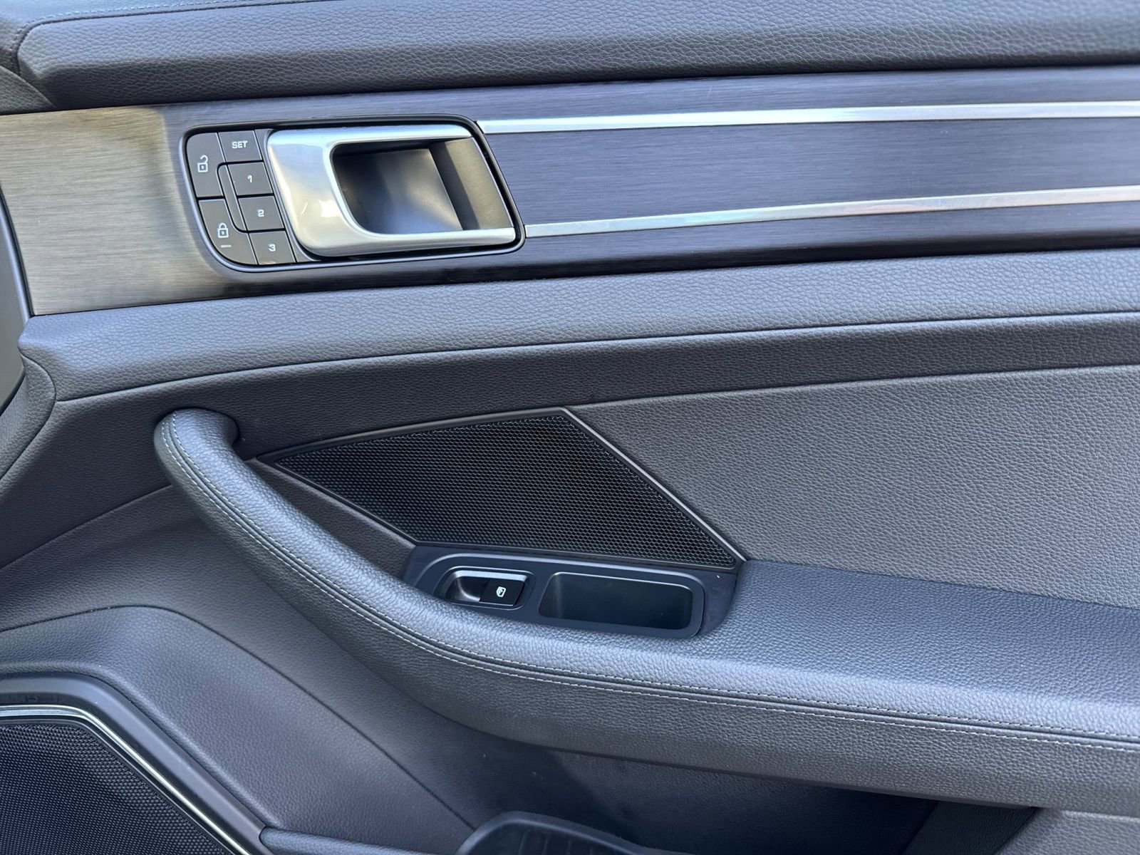 Certified 2022 Porsche Panamera 4 Platinum Edition image 19