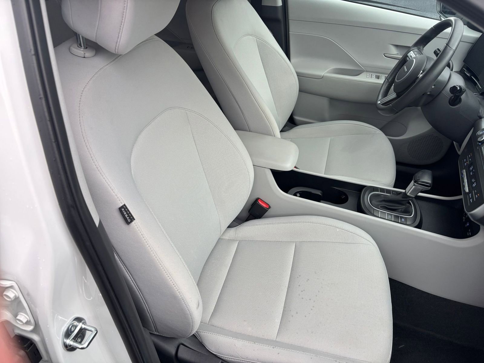 Used 2025 Hyundai Kona SEL image 37