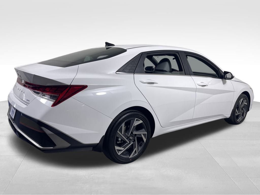 New 2025 Hyundai Elantra Limited image 5