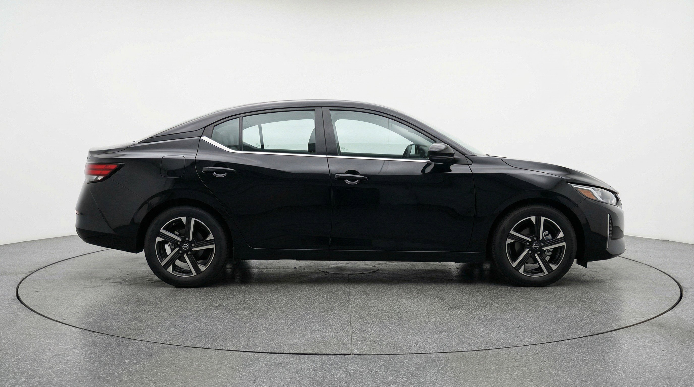 Used 2025 Nissan Sentra SV image 11