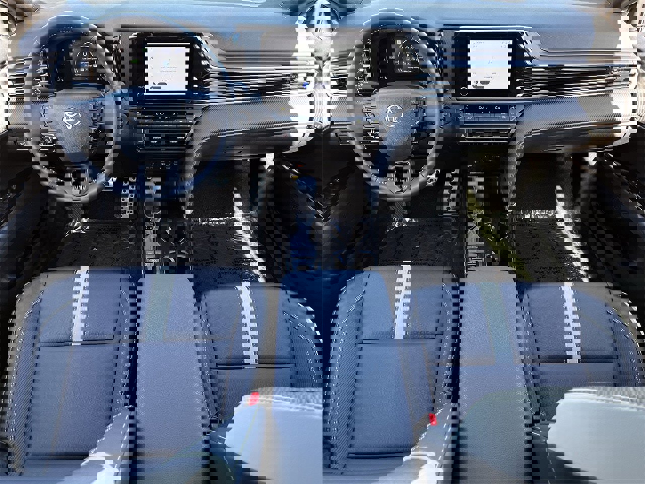 Used 2025 Toyota Camry SE image 9