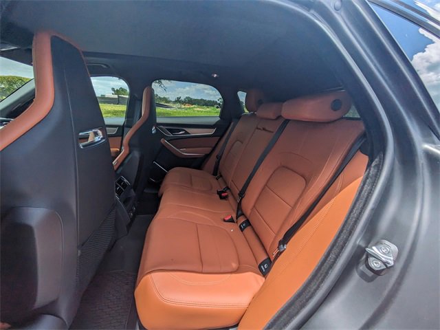 New 2026 Jaguar F-PACE R-Dynamic S image 9
