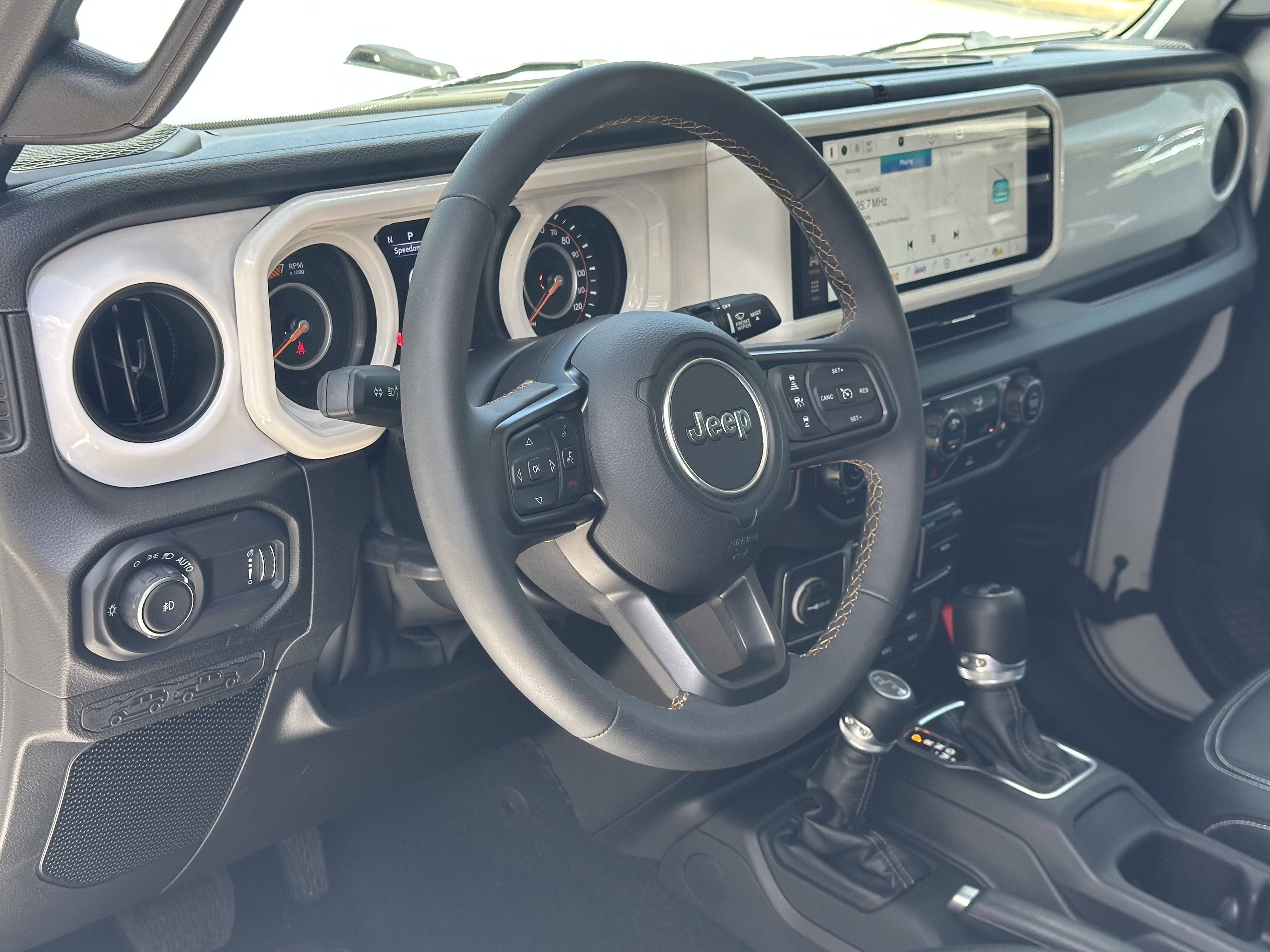 Used 2024 Jeep Wrangler Unlimited Sport image 23