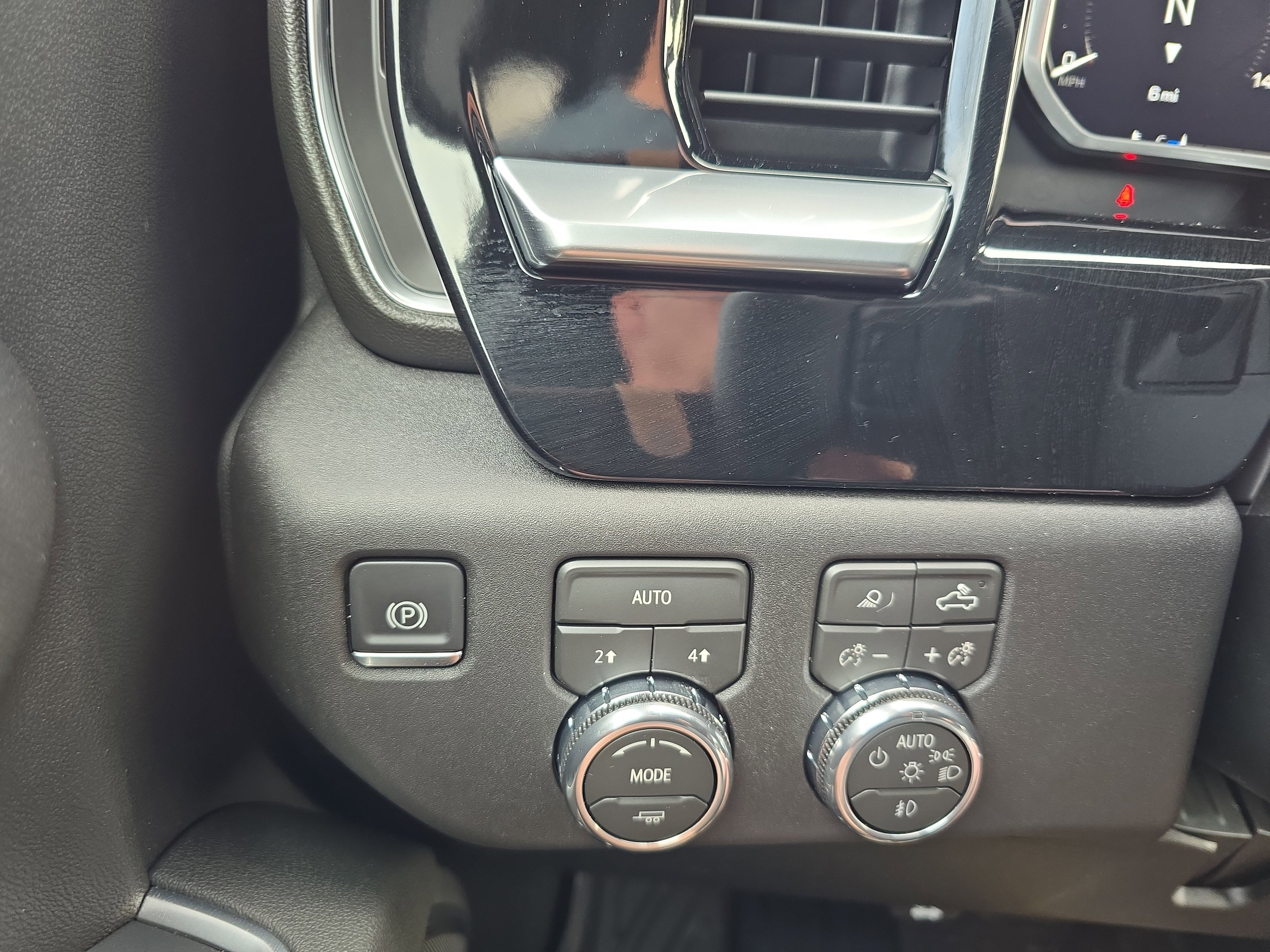 New 2026 GMC Sierra 1500 Elevation w/ Preferred Package AWD/4WD image 22