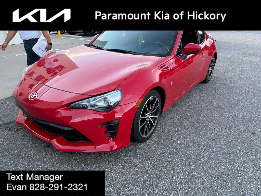 Used 2017 Toyota 86 RWD image 4