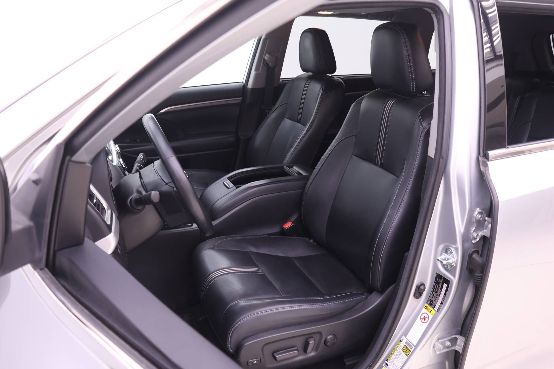 Used 2018 Toyota Highlander SE AWD/4WD image 7