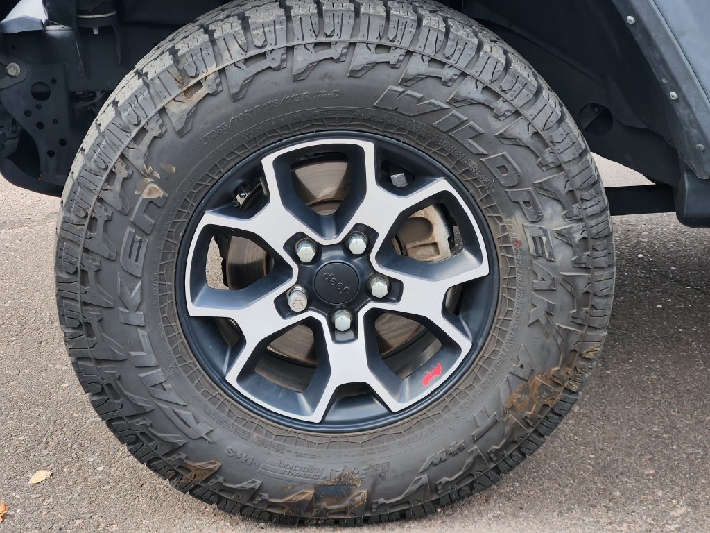 Used 2023 Jeep Wrangler Unlimited Rubicon AWD/4WD image 10