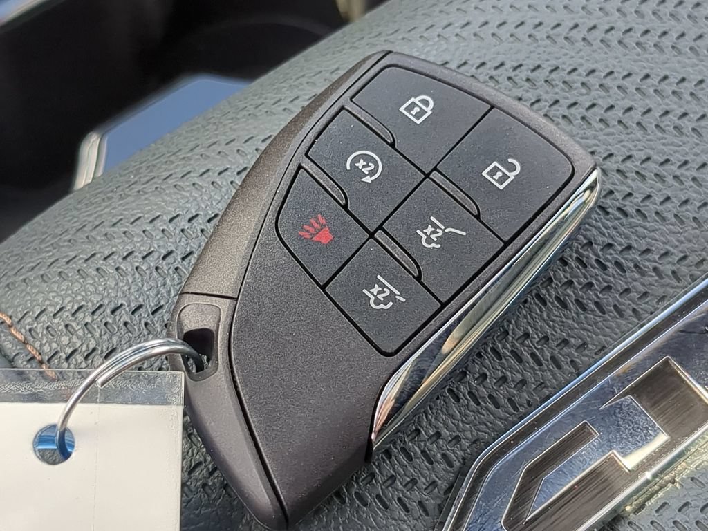 Used 2025 GMC Yukon AT4 w/ AT4 Premium Package AWD/4WD image 34
