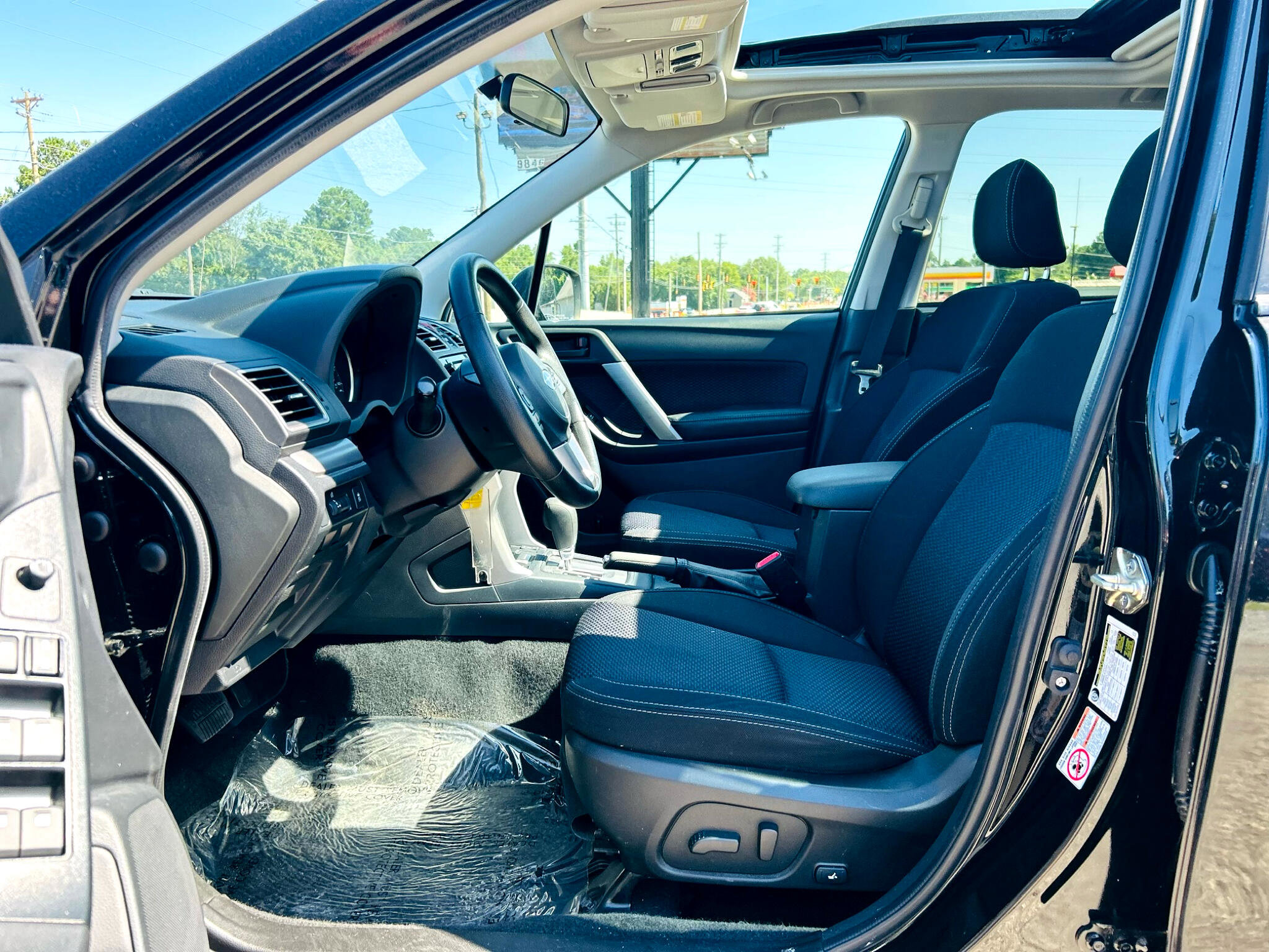 Used 2017 Subaru Forester 2.5i Premium w/ All-Weather Package image 24