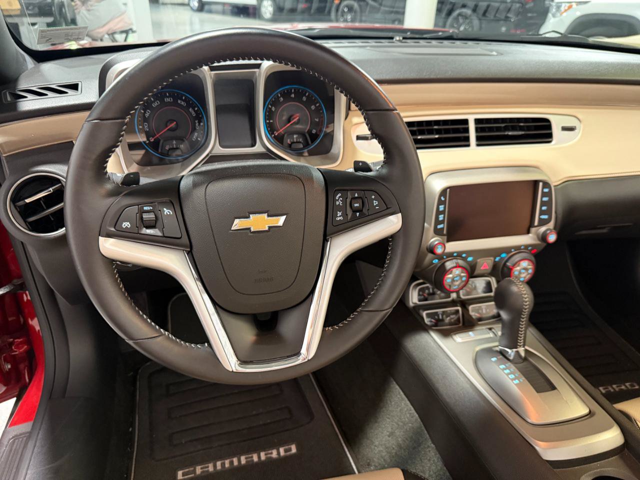 Used 2015 Chevrolet Camaro LT RWD image 14
