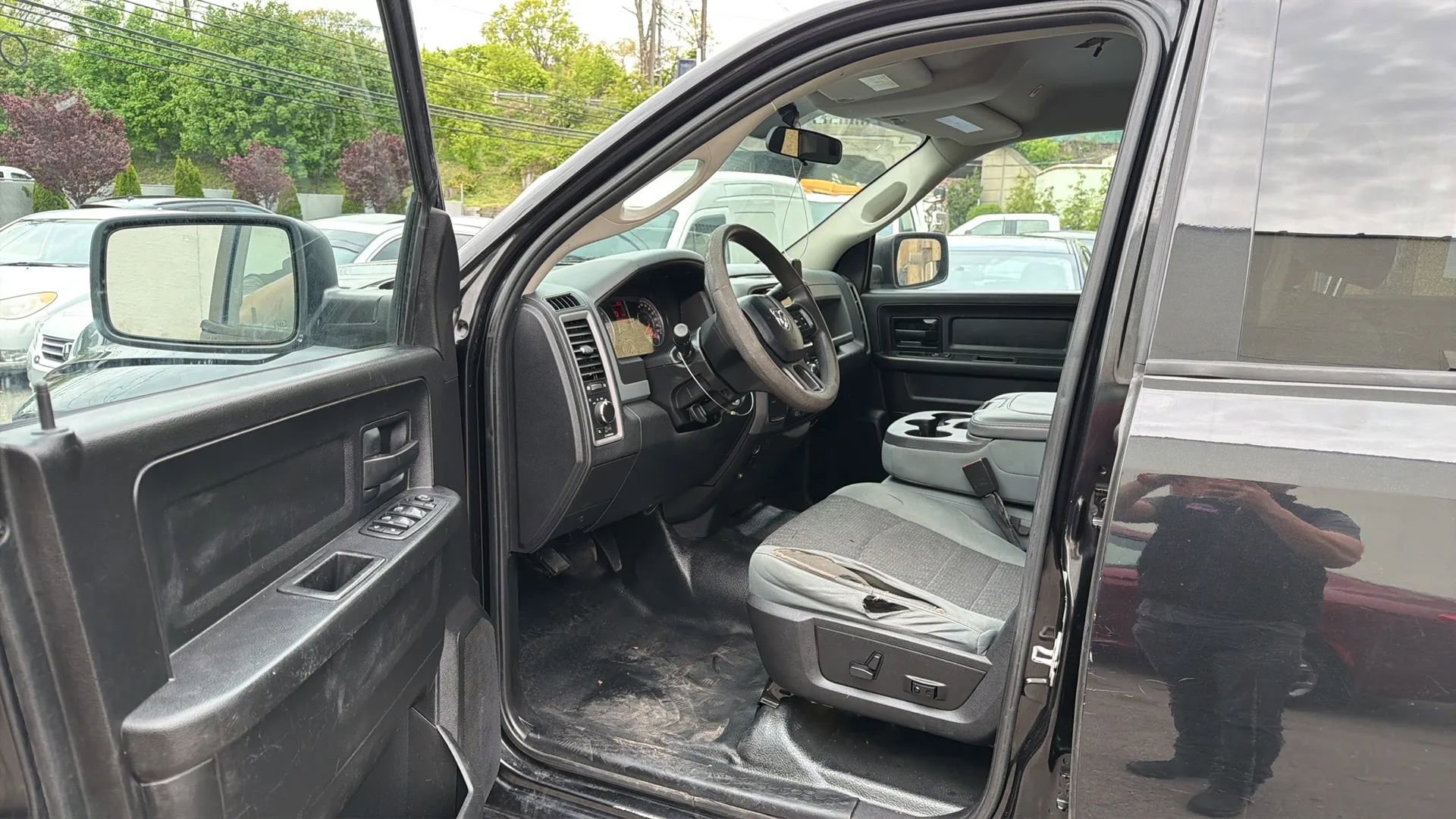 Used 2018 RAM 1500 4x4 Crew Cab w/ Protection Group image 19