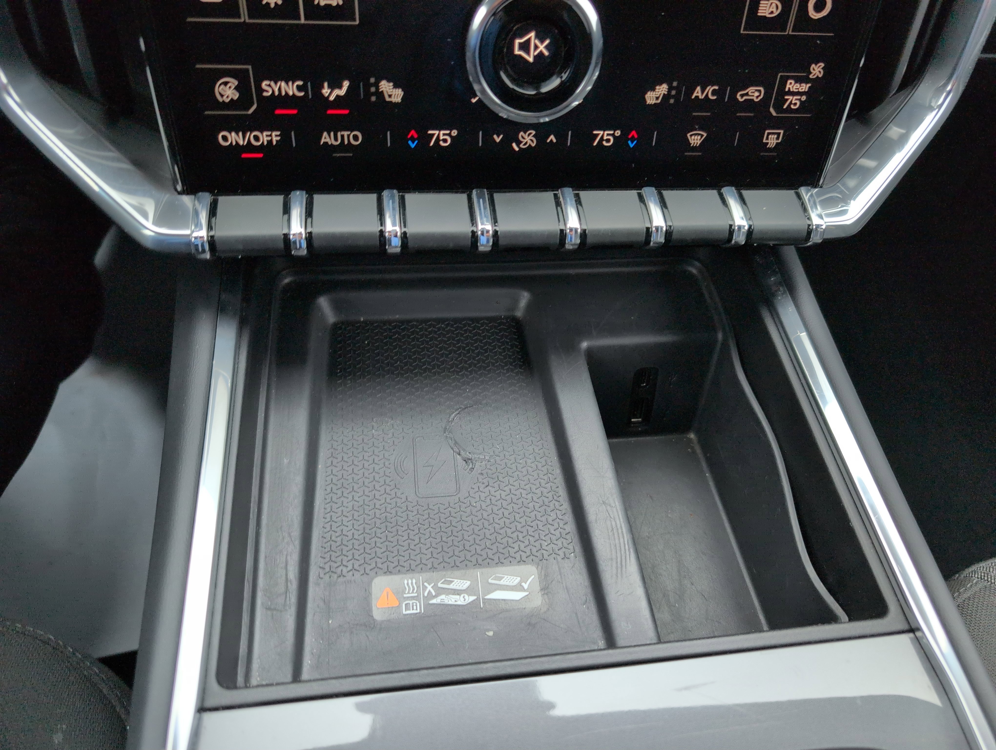 Used 2025 GMC Acadia Elevation image 24