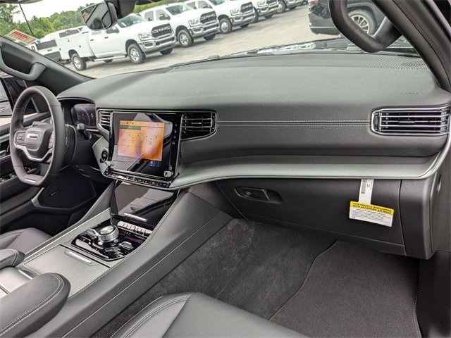 New 2025 Jeep Wagoneer L Series II w/ Convenience Group I image 43