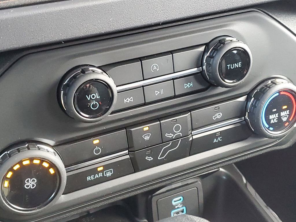 New 2025 Ford Bronco 4-Door image 16