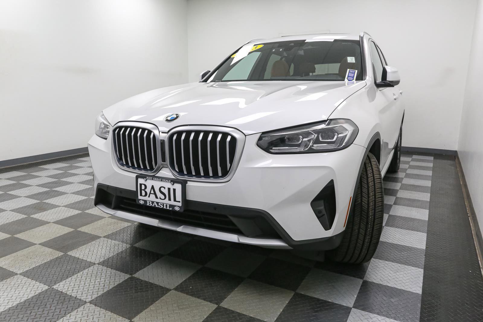 Used 2023 BMW X3 xDrive30i w/ Premium Package image 4