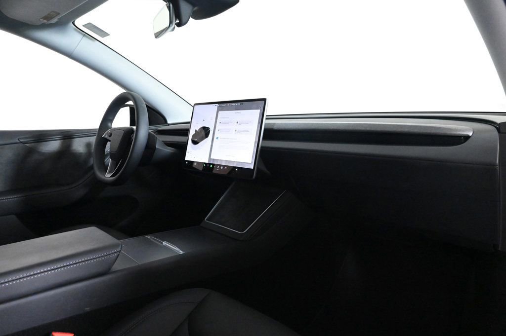 Used 2026 Tesla Model Y 2WD image 14