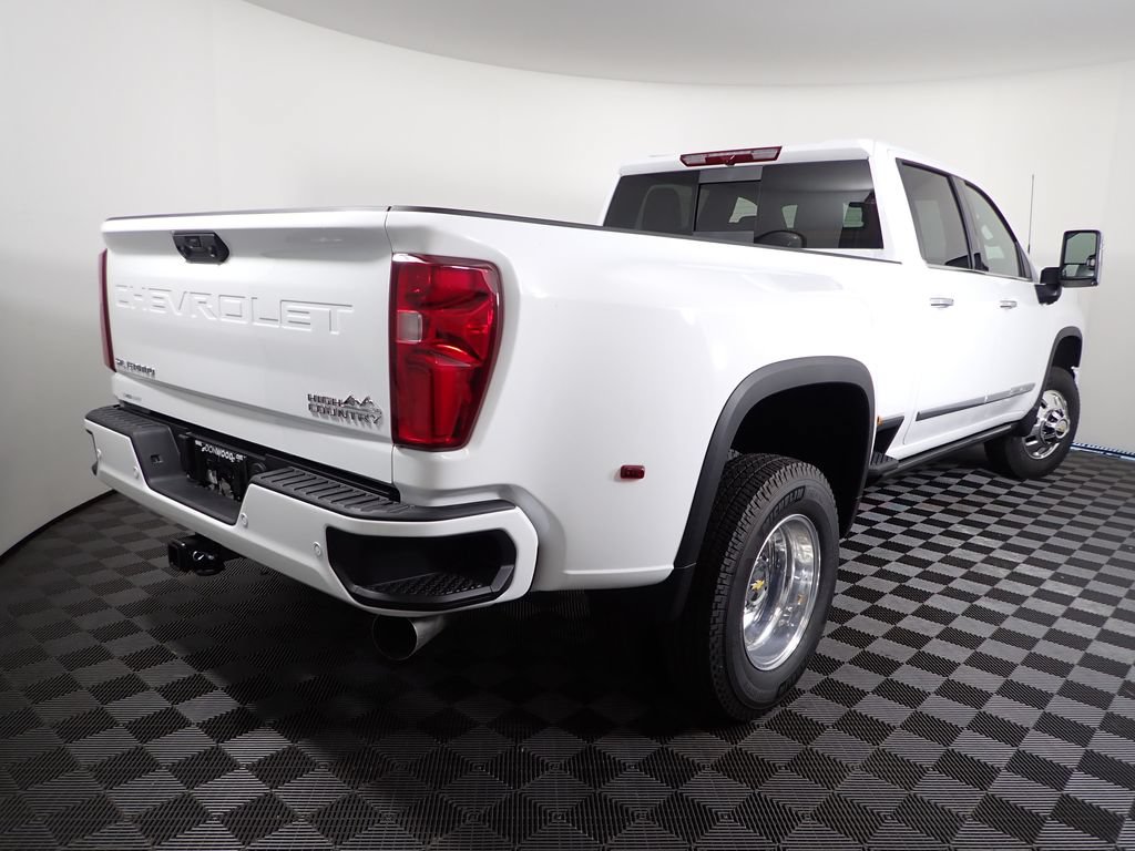 New 2026 Chevrolet Silverado 3500 High Country AWD/4WD image 18