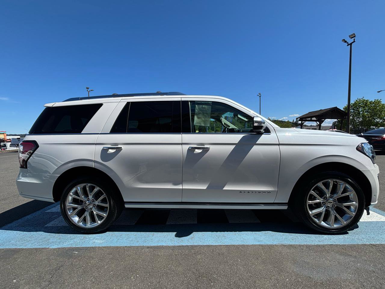 Used 2019 Ford Expedition Platinum AWD/4WD image 6