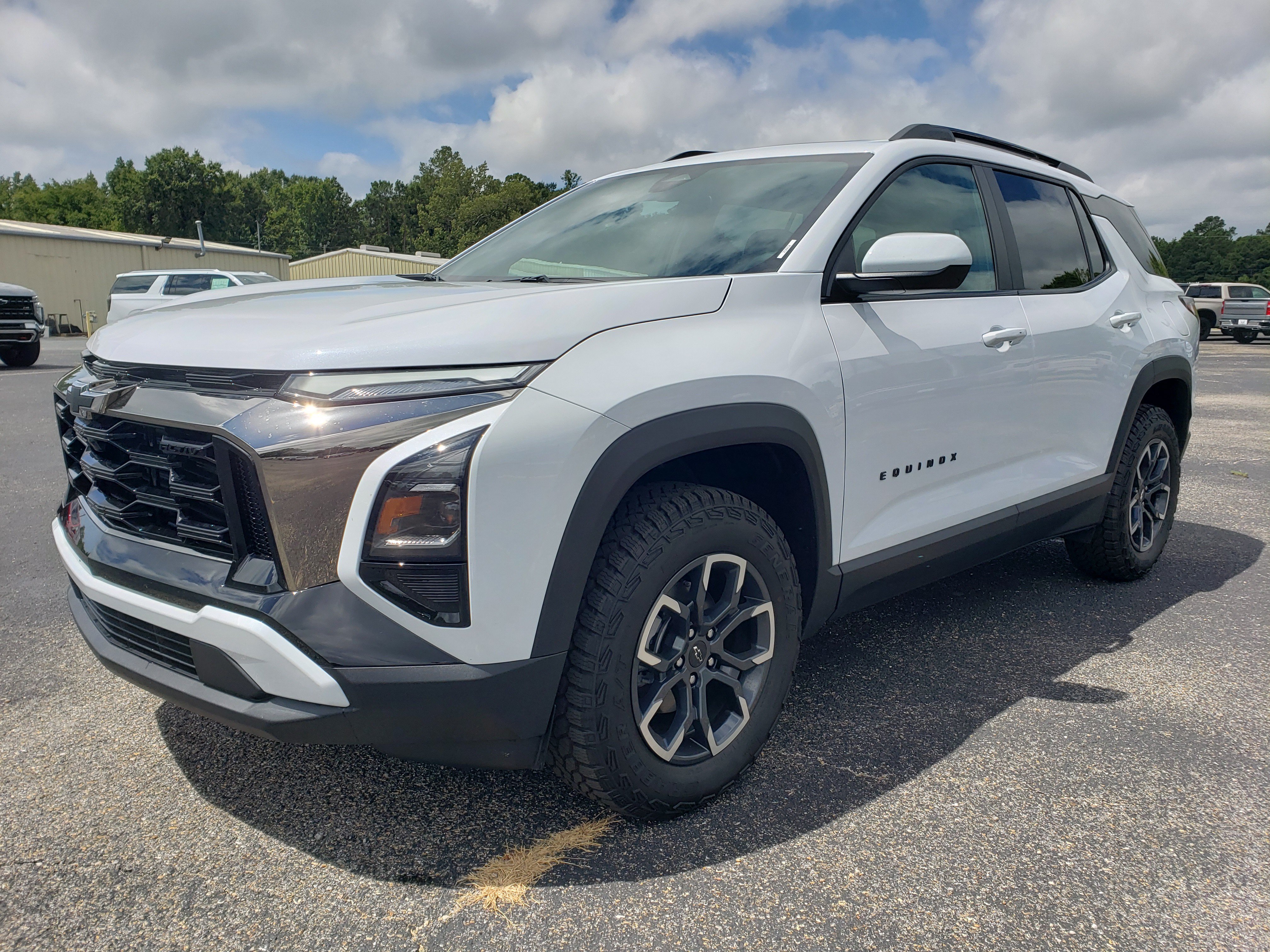 New 2026 Chevrolet Equinox ACTIV w/ Convenience Package III FWD image 3