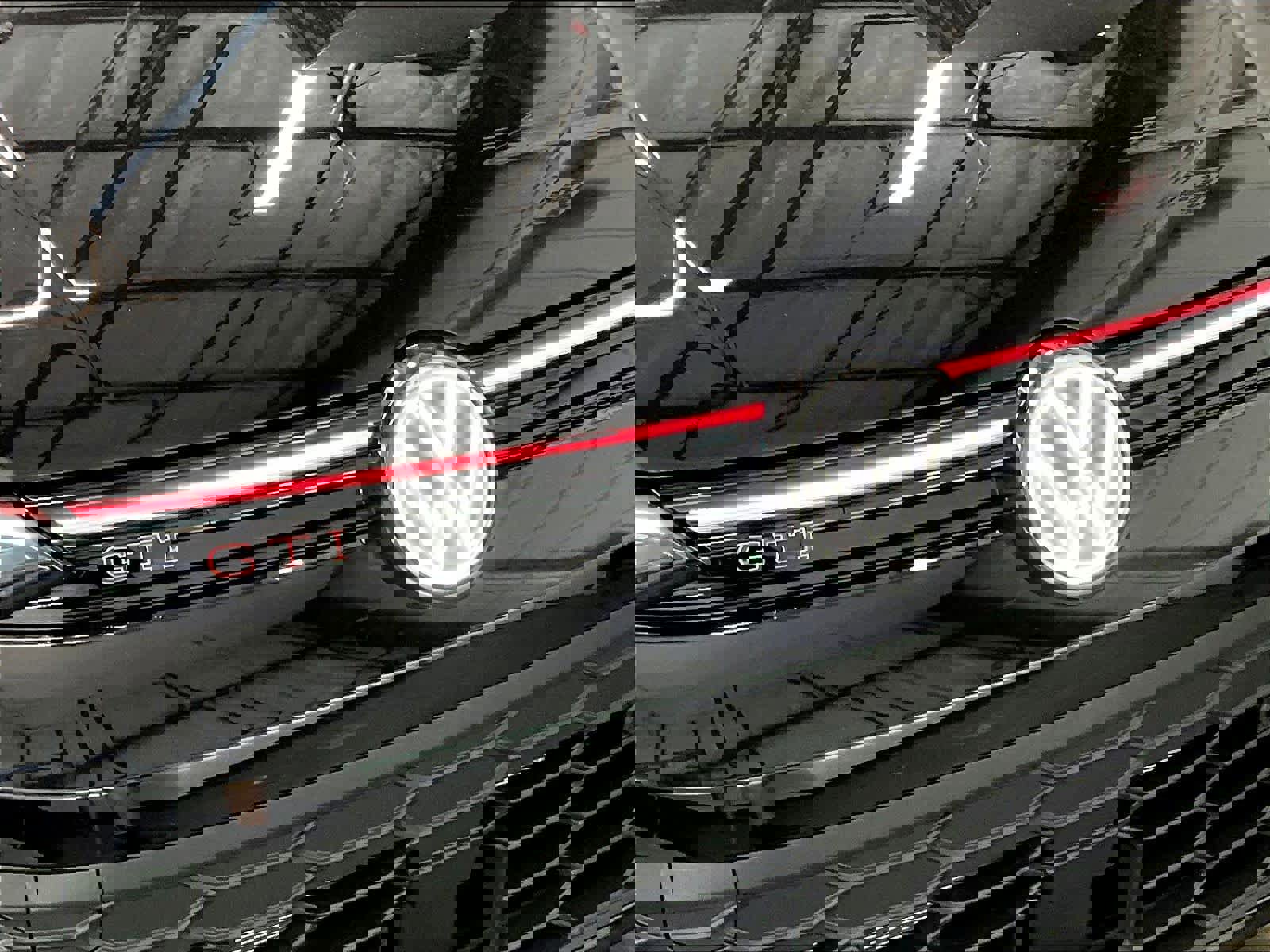 New 2025 Volkswagen GTI SE image 32