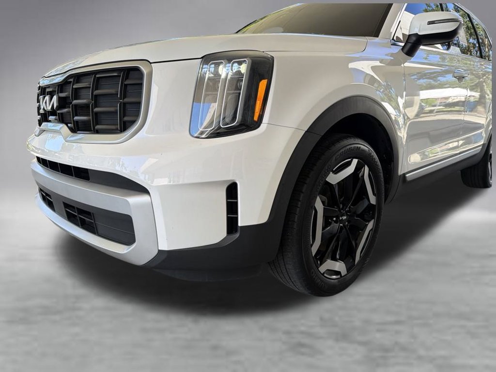 Used 2024 Kia Telluride S FWD image 15