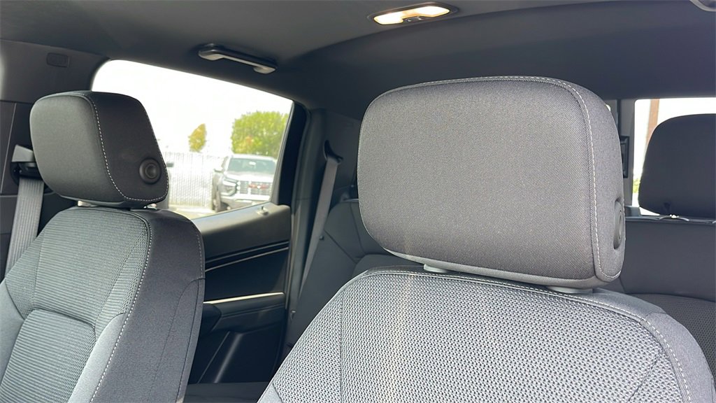 New 2025 GMC Canyon Elevation w/ Convenience Package image 12