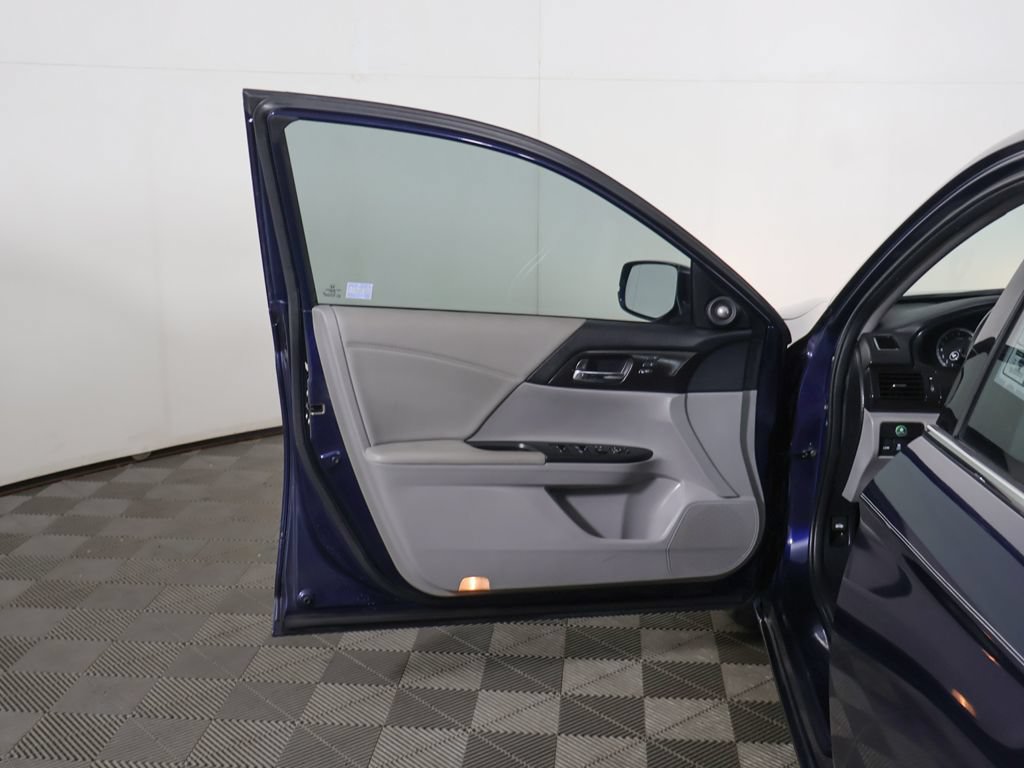 Used 2015 Honda Accord EX-L image 16