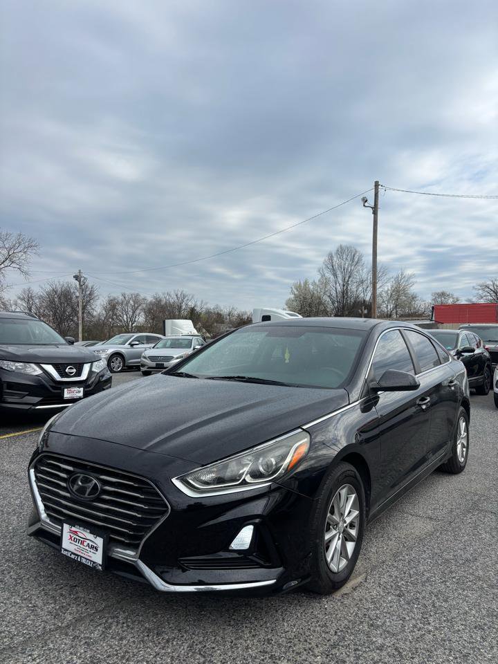Used 2018 Hyundai Sonata SE w/ Cargo Package FWD image 2