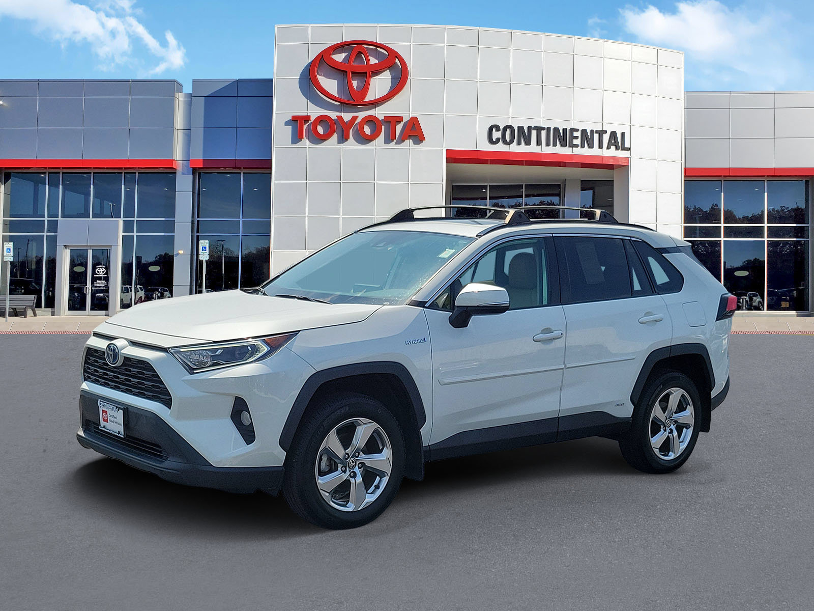 Certified 2021 Toyota RAV4 XLE Premium AWD/4WD image 3