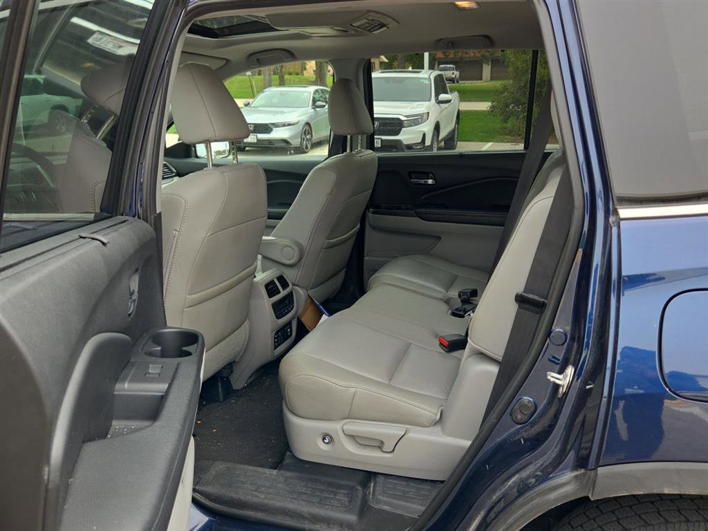Used 2017 Honda Pilot EX-L image 11