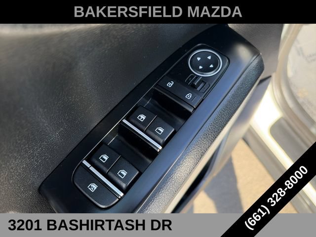 Used 2025 Kia Soul LX w/ LX Technology Package FWD image 11